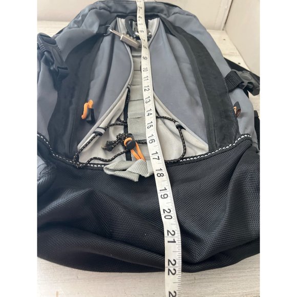 Outdoor Products padded zippered backpack with side pouches - Picture 9 of 10